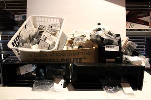 lot 706 image: Misc. Lot of Clipper Guides, Variety of Sizes
