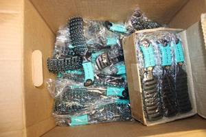 lot 489 image: 24 Dozen Jade Brushes #1498