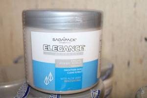 lot 670 image: Sadapack Elegance Facial Scrub, 50 Total