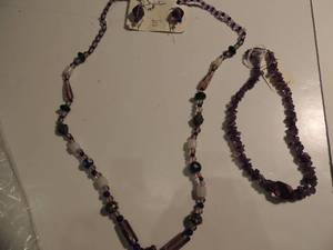 lot 68 image: Jewelry