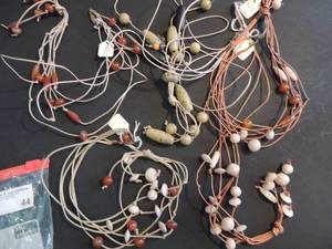 lot 44 image: Jewelry