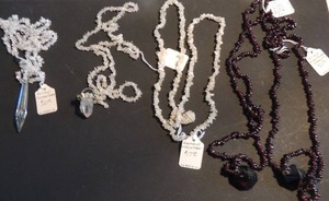 lot 47 image: Jewelry