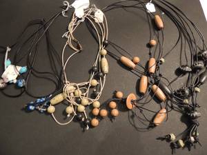 lot 40 image: Jewelry