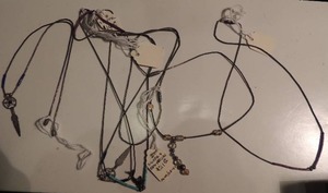 lot 77 image: Jewelry