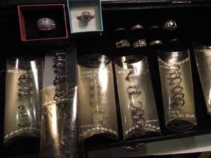 lot 57 image: Jewelry