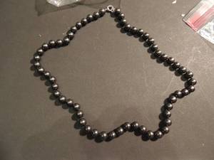 lot 76 image: Jewelry