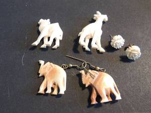 lot 175 image: Jewelry