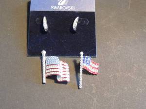 lot 111 image: Jewelry