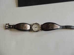 lot 5 image: Jewelry