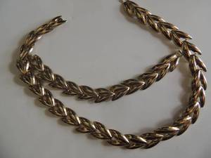 lot 8 image: Jewelry