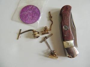 lot 18 image: Jewelry