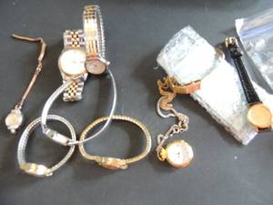 lot 146 image: Jewelry