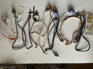 lot 42 image: Jewelry