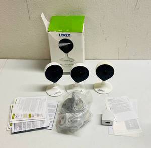 lot 8 image: Lorex WiFi Security Cam w 3 Cameras