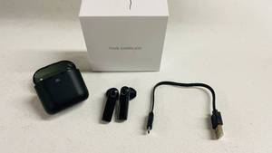 lot 141 image: TWS Earbuds Black (Lot of 2)