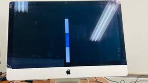 lot 82 image: Apple iMac All-in-one computer (For Parts or Repair, Does not work, screen cracked & came off body)