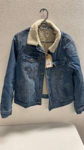 lot 271 image: True Craft Jean Jacket Sherpa Lined Size L w Tags