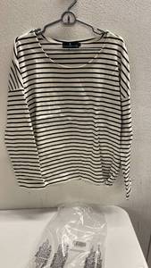 lot 286 image: Pomander Place Womens Striped Shirt Size XL - NEW