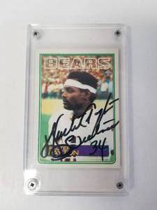 lot 7 image: 1982 Topps - Walter Payton football card signed - Authenticity unknown