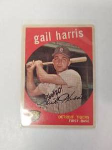 lot 106 image: 1959 Topps Gail Harris baseball card