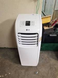 lot 98 image: LG stand alone AC unit - worked when tested