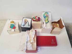 lot 80 image: Selection of Christmas ornaments