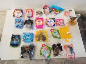 lot 180 image: Selection of McDonalds and more toys