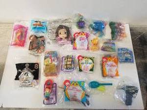 lot 209 image: Selection of McDonalds and more toys