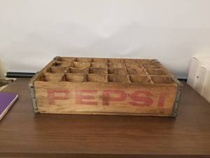 lot 131 image: Vintage wooden Pepsi cola bottle case