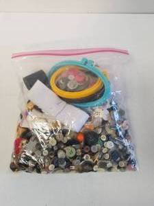 lot 150 image: Selection of buttons