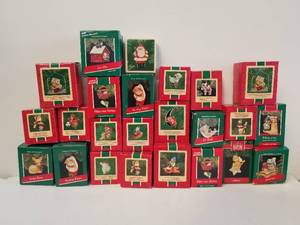lot 159 image: Selection of Hallmark Christmas ornaments