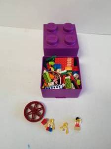 lot 167 image: Selection of Legos