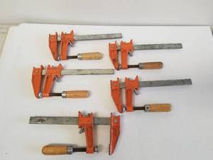 lot 186 image: Selection of 4 clamps