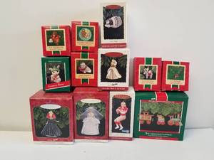 lot 187 image: Selection of Hallmark Christmas ornaments