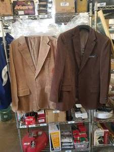 lot 243 image: Selection of 2 sport coats, both apper to be unused