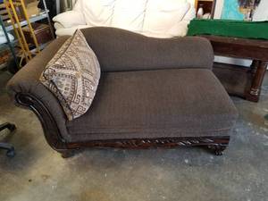lot 63 image: Nice upholstered lounge chair