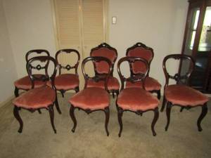 lot 12 image: Victorian chairs, 6 side chairs 2 captain chairs wood with upholstered padded seats