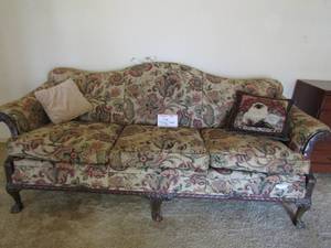 lot 5 image: VINTAGE Wood frame sofa with claw feet, floral upholstery 72 X 33 X 34