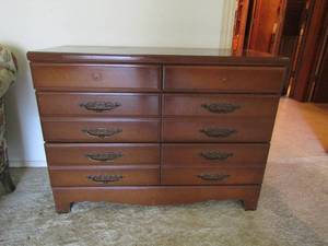 lot 8 image: Wooden chest -6 drawers (missing 2 handles) #5105  40 X 30X16