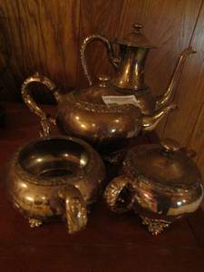 lot 17 image: 4 Wilcox #8 silver tea pots and 1 sugar dish no lid