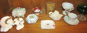lot 36 image: Trinket lot including swan, Royal Crest china cup and saucer, 2 paulux square mini plates occupied japan, Dreamsicle moon glow kisses
