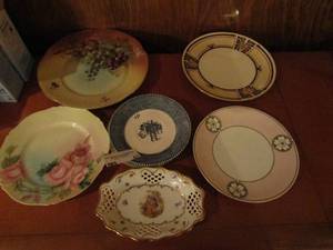 lot 43 image: Dcor plates- 8.75 Bavarian , 8 Pink Bavarian, Cico china -  7Rose, 9.5 Grape Allison