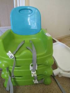 lot 50 image: 3 fisher price toddler seats with trays
