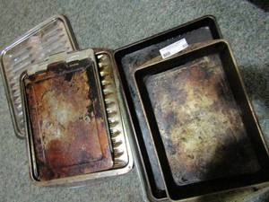 lot 60 image: Lot of pans Cookie sheets, pizza, bread and broiler