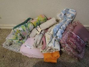 lot 63 image: Large lot of pillow cases and shams assorted designs