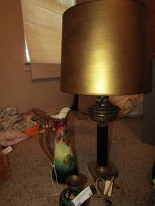 lot 68 image: Aluminum vase Bavarian vase and gold lamp with shade