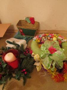 lot 88 image: Christmas- centerpiece, stockings, wreath, wicker basket