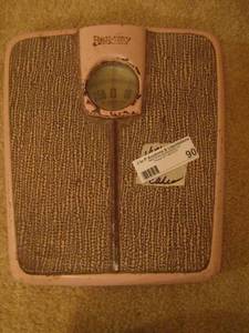 lot 90 image: Rex-way vintage pink bathroom scale