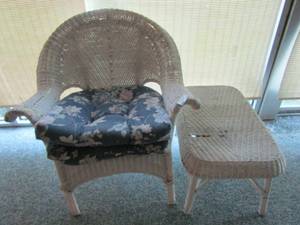 lot 110 image: White wicker chair and table
