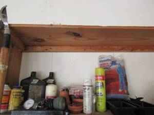 lot 133 image: Garage lot- Brake fluid, Car oil, Jack handle, chemical protector coat, yard light and more